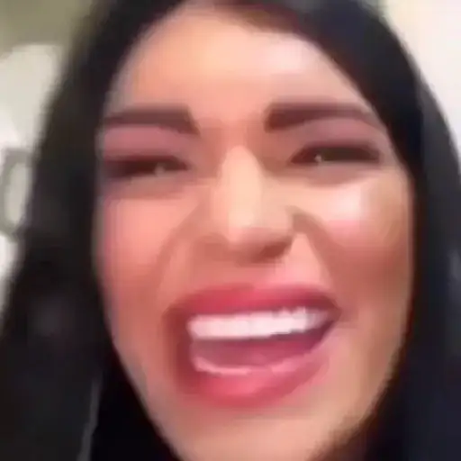 Rosto de Mulher Sorridente — 1