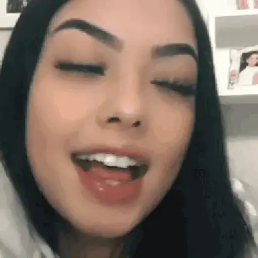 Rosto de Mulher Sorridente — 2